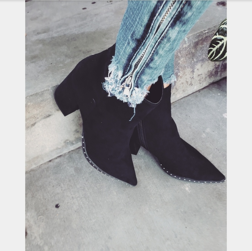 🆕️//The Margot// Black Vegan suede bootie - Picture 8 of 8